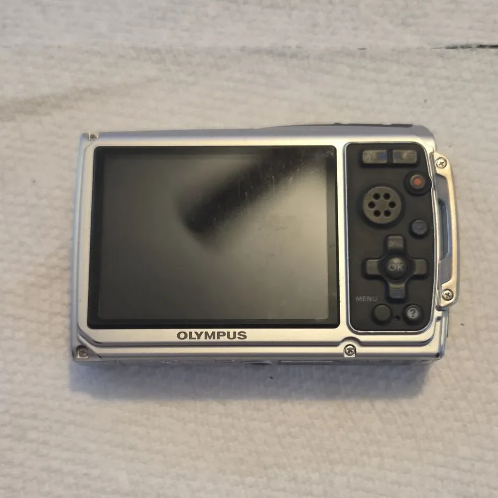 Olympus Tough TG-310 Silver Waterproof Shockproof Compact Camera